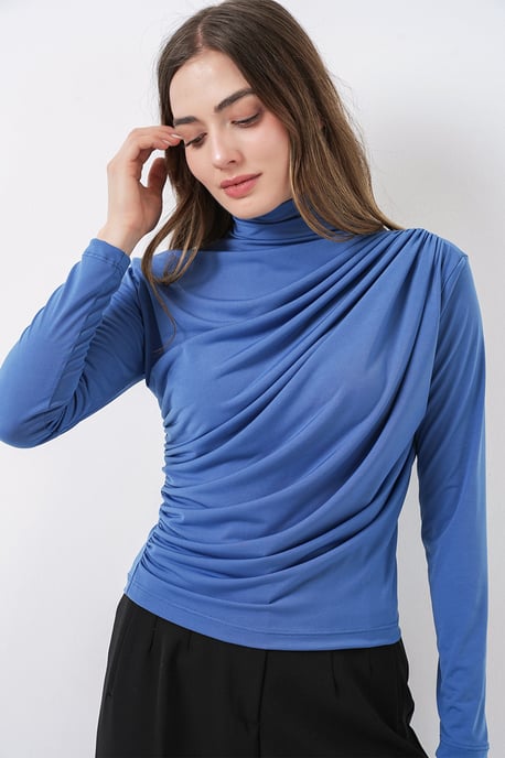 Taillierte Rollkragenbluse mit Drapierung - Image 5