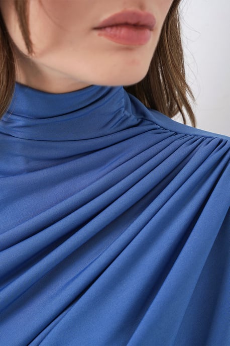 Taillierte Rollkragenbluse mit Drapierung - Image 6