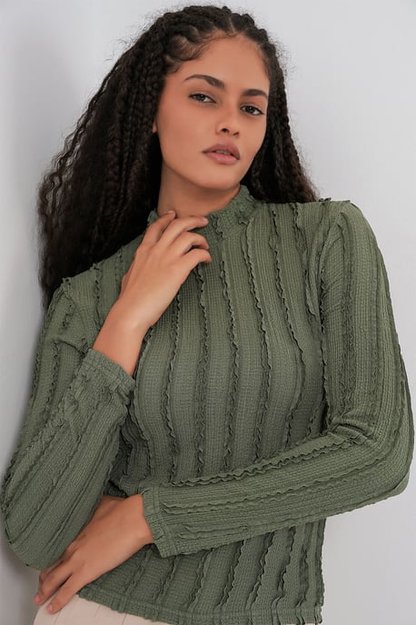 Texturierte Slim Fit Halb-Turtleneck Bluse - Image 3