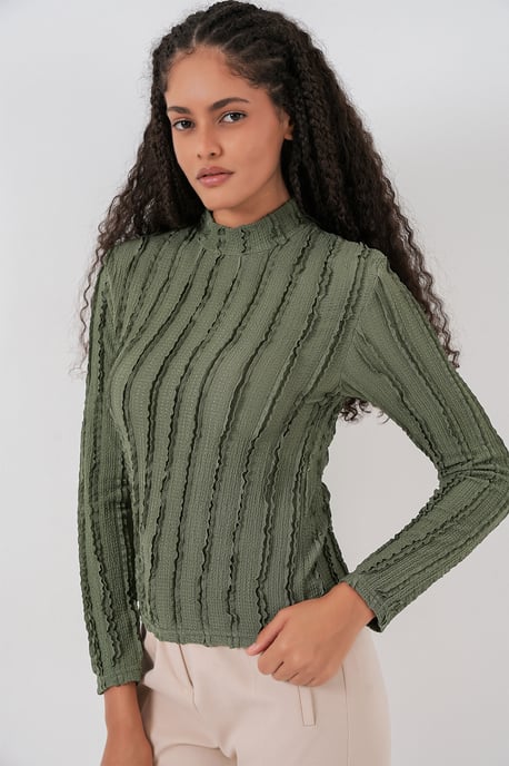 Texturierte Slim Fit Halb-Turtleneck Bluse - Image 5