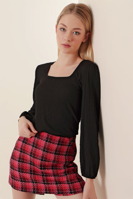 Strukturierte Bluse mit quadratischem Kragen und langen Ärmeln - Image 2