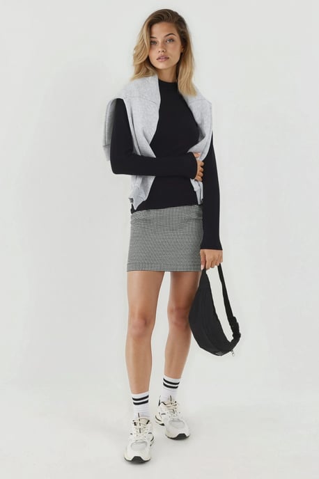 Ultraweicher Touch Slim Fit Rollkragen Strickoberteil - Image 4