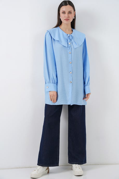 Lange lockere Bluse mit Baby-Kragen und Schleifendetail - Image 2