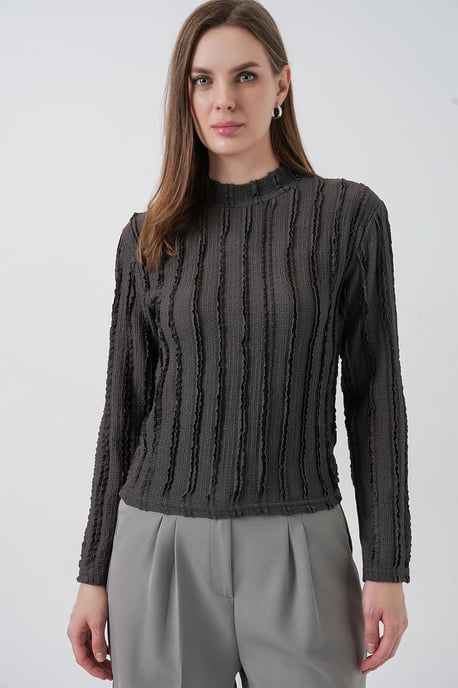 Strukturierte Slim-Fit Halbkragenbluse - Image 3