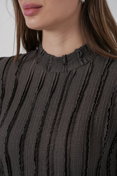 Strukturierte Slim-Fit Halbkragenbluse - Image 5