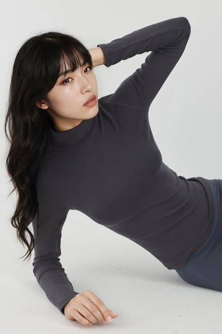 Ultraweiches Slim Fit Strick-Turtleneck-Oberteil - Image 5