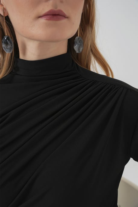 Taillierte Rollkragenbluse mit Drapé-Detail - Image 6
