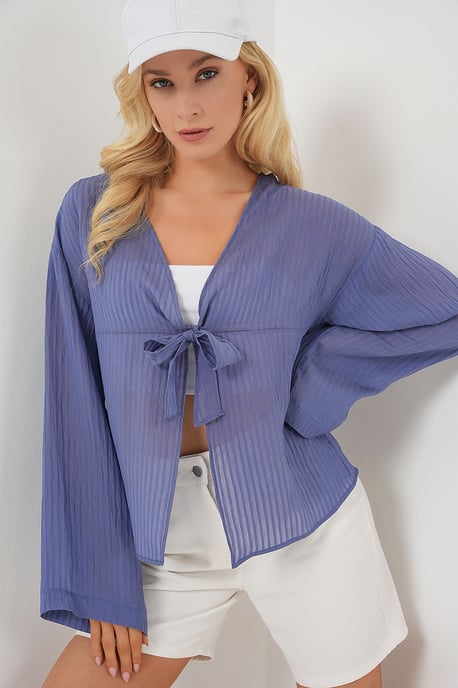 V-Ausschnitt-Bluse mit Schleife - Image 1