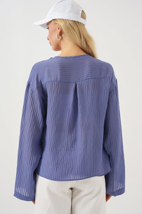 V-Ausschnitt-Bluse mit Schleife - Image 6