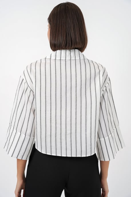 Übergroßes gestreiftes cropped Shirt mit Knopfverschluss - Image 5