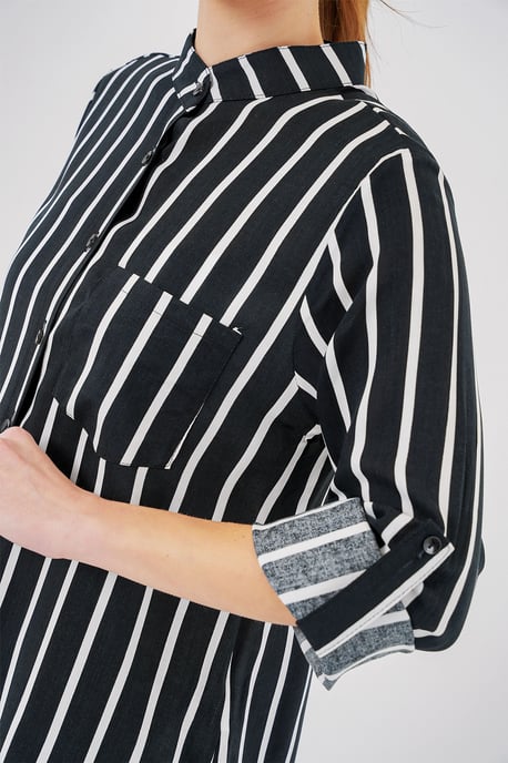 Gestreiftes Button-Down Langarmhemd mit Tasche - Image 5