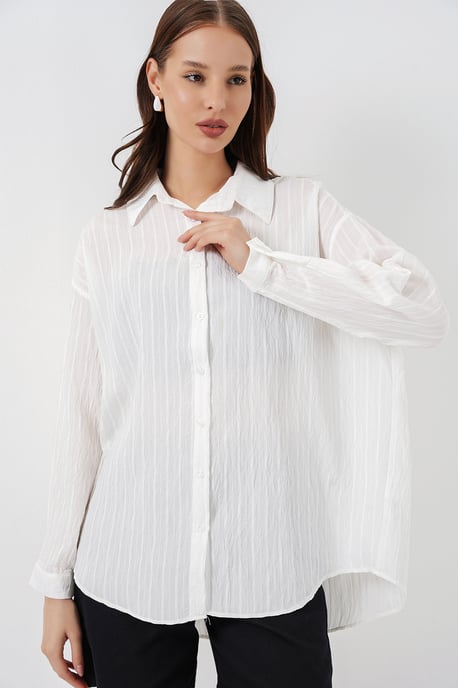Texturiertes gestreiftes oversized Hemd mit Knopfverschluss - Image 1