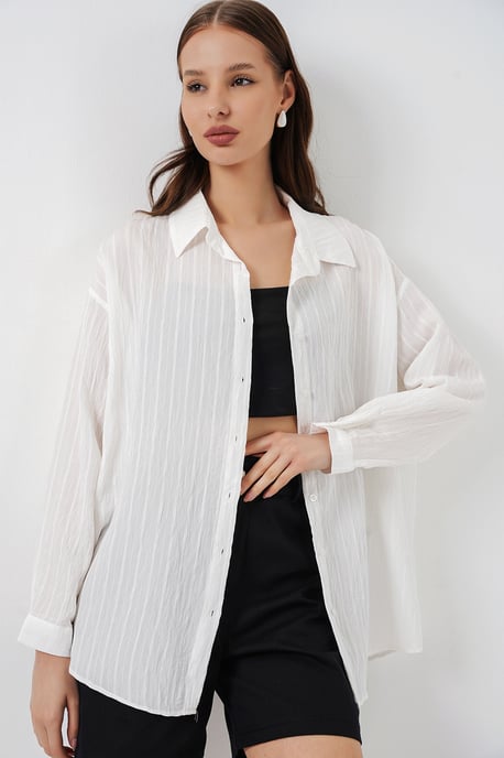 Texturiertes gestreiftes oversized Hemd mit Knopfverschluss - Image 3