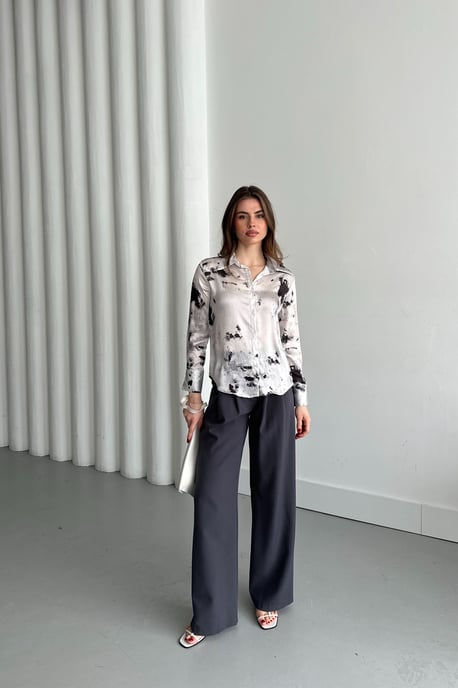 Abstract Druck Satin Button-Up Hemd - Image 2