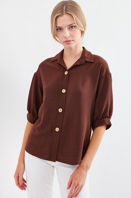 Übergroßes Crepe-Shirt mit Knopfverschluss - Image 2