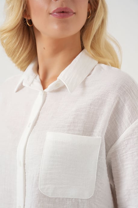 Texturiertes Crop-Shirt mit Tasche - Image 5