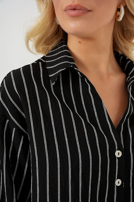 Oversized Gestreiftes Kurzes Hemd mit Knopfverschluss - Image 5