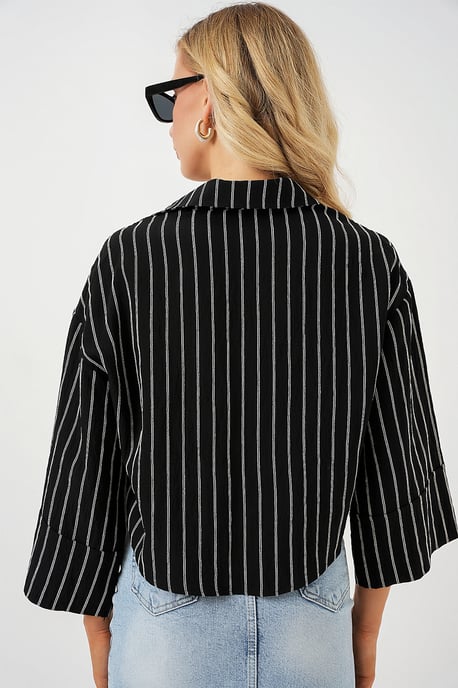 Oversized Gestreiftes Kurzes Hemd mit Knopfverschluss - Image 6