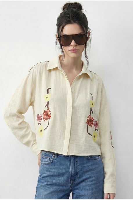 Besticktes Crop-Shirt mit Knopfverschluss - Image 4