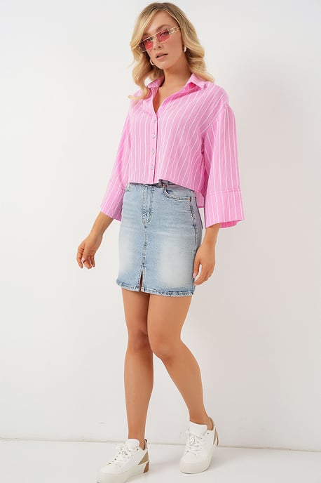 Übergroßes gestreiftes cropped Shirt mit Knopfverschluss - Image 2