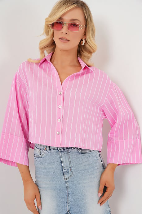 Übergroßes gestreiftes cropped Shirt mit Knopfverschluss - Image 4