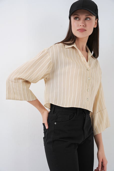 Übergroßes gestreiftes cropped Shirt mit Knopfverschluss - Image 3