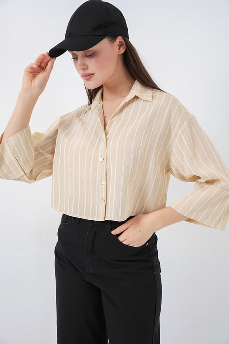 Übergroßes gestreiftes cropped Shirt mit Knopfverschluss - Image 6