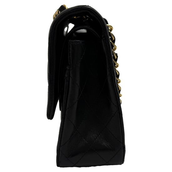 Chanel Medium Classic Double-Flap Schultertasche aus schwarzem Lammleder - Image 2