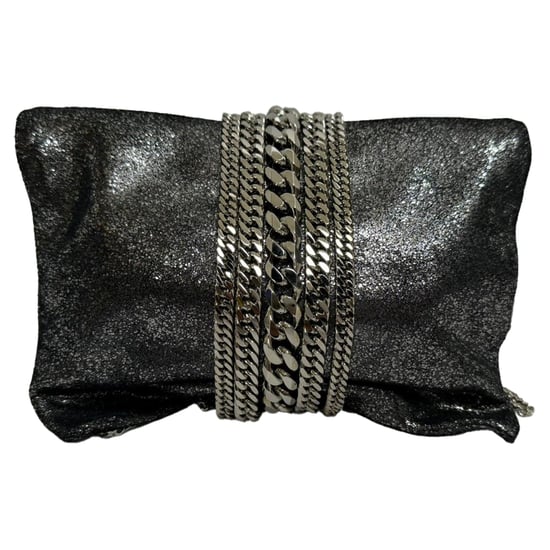 Jimmy Choo Chandra Chain Clutch aus schwarzem Schimmerleder - Image 1