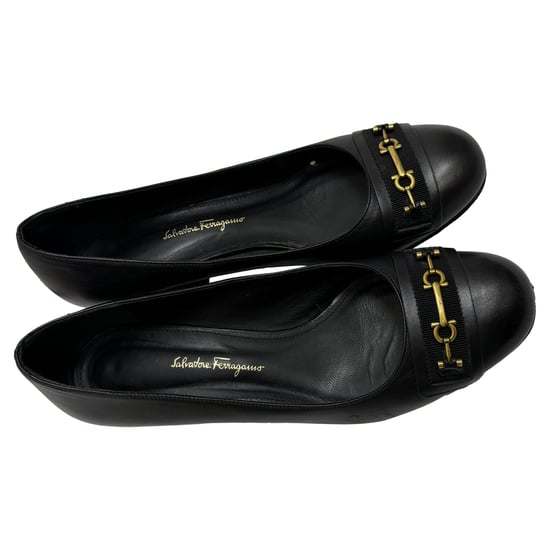 Salvatore Ferragamo Avery Pumps aus schwarzem Leder - Image 5