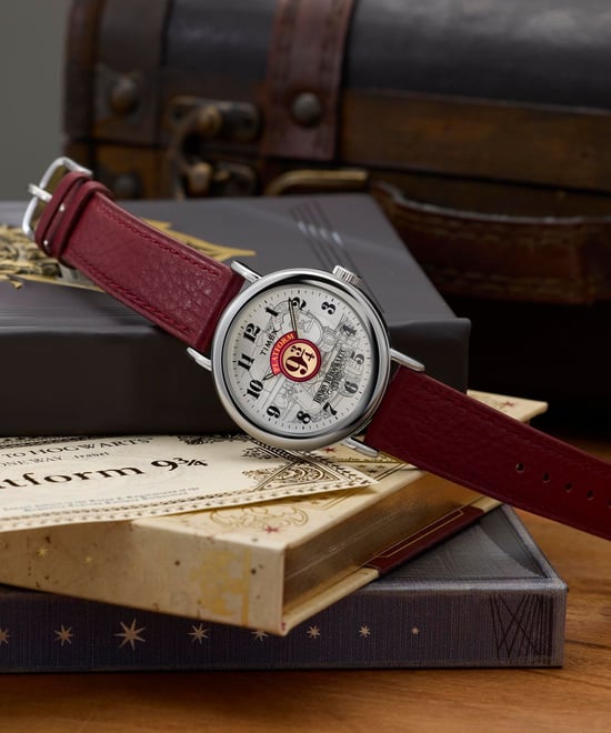 Timex Harry Potter X Timex Weekender Rot Unisex Armbanduhr TW2Y76200 - Image 4
