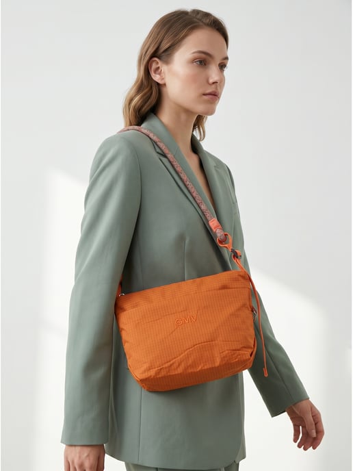 GIAN MARCO VENTURI Schultertasche Women - Image 4