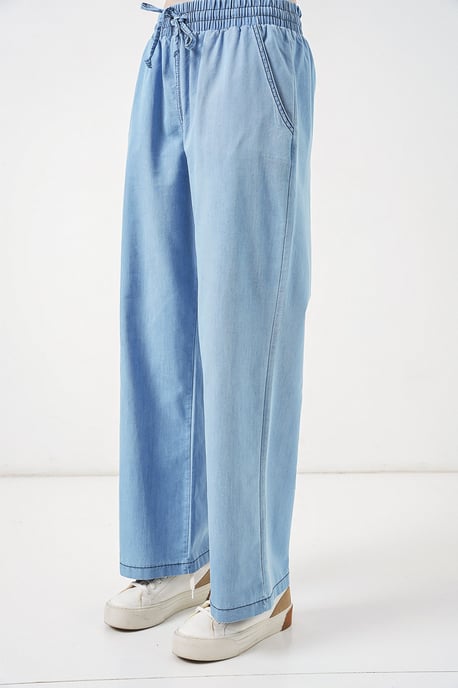 Lässig sitzende weite Denim-Jeans mit Kordelzugverschluss - Image 4