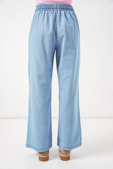 Lässig sitzende weite Denim-Jeans mit Kordelzugverschluss - Image 6