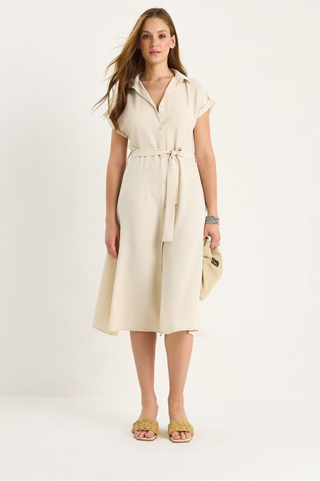 V-Ausschnitt Midi-Kleid mit Knopfverschluss und Bindung Detail - Image 3