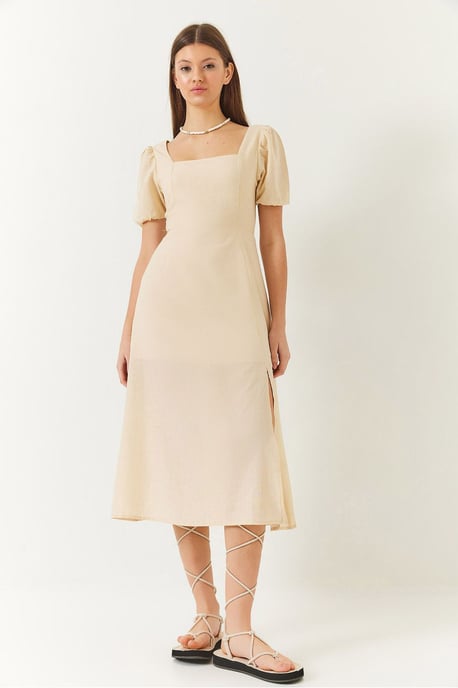 Figurbetontes Midi-Kleid mit Karree-Ausschnitt und Schlitz - Image 3