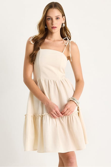 Kleid mit quadratischem Kragen in A-Form und Bindungsdetail in Midi-Länge - Image 1