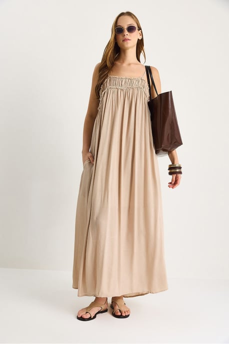 Besticktes Maxikleid mit quadratischem Kragen - Image 2