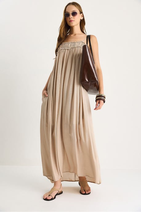 Besticktes Maxikleid mit quadratischem Kragen - Image 3