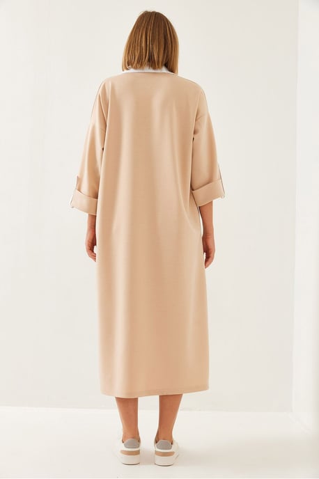 Kontrastiertes Detailliertes Midi-Kleid - Image 4
