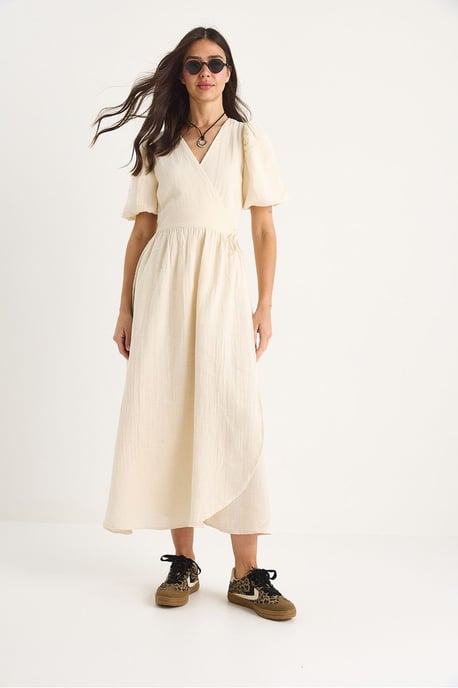 Strukturiertes V-Ausschnitt Midikleid mit Wickelverschluss - Image 4