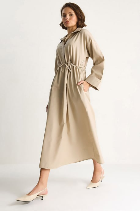 Langärmliges Midi-Kleid mit Schalkragen - Image 1