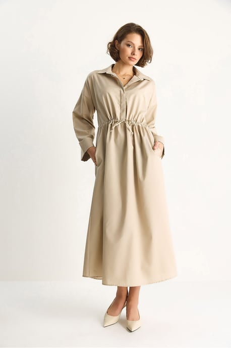 Langärmliges Midi-Kleid mit Schalkragen - Image 4