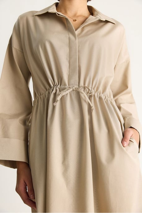 Langärmliges Midi-Kleid mit Schalkragen - Image 6