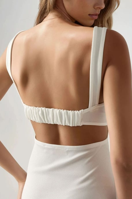 Raffiniertes Minikleid mit eckigem Ausschnitt - Image 3