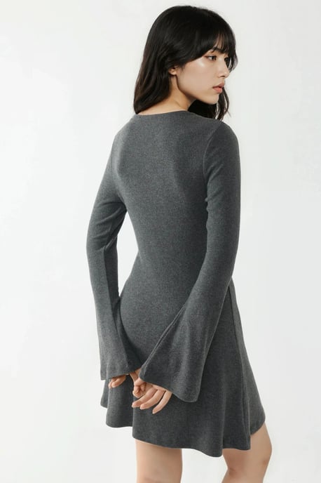 Strukturiertes Boot-Ausschnitt Mini-Kleid - Image 1