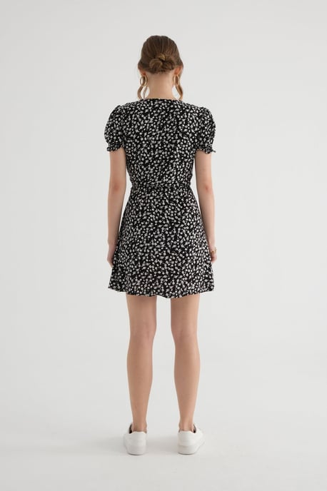 Blumiges Wickelkleid mit Puffärmeln und Zugband - Image 4