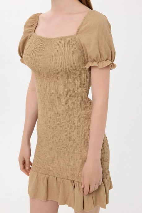 Geripptes, rüschengeschnittenes Mini-Kleid mit Quadrat-Ausschnitt und Ballonärmeln - Image 4