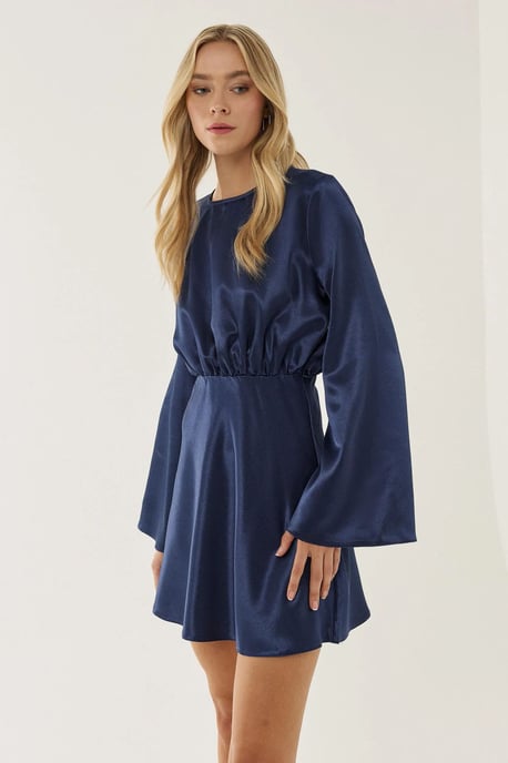 Mini-Satin-Kleid mit Engelärmeln - Image 3