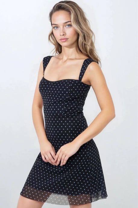 Punkteärmeloses Mini-Tüllkleid mit quadratischem Ausschnitt - Image 5